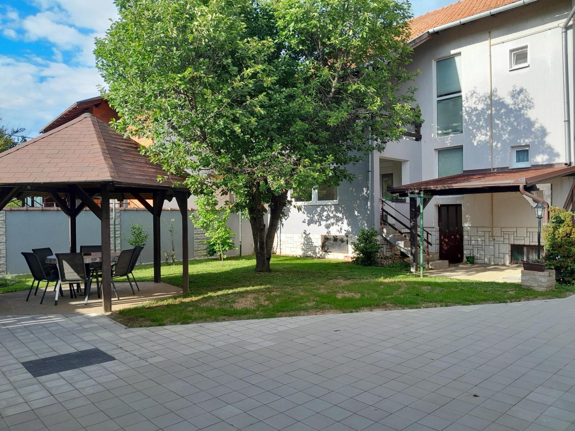 Apartman Kod Dide I Bake Вуковар Екстериор снимка